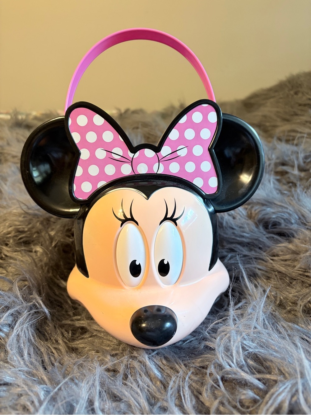 Disney Minnie Mouse hard plastic Easter Basket
